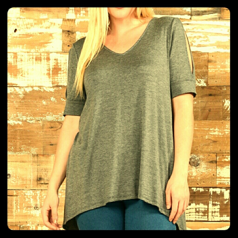NWT Plus Bev shoulder cutout split back tunic top - Picture 2 of 3